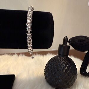 G7 Elegant Silver Women's Adjustable Slide Bracelet